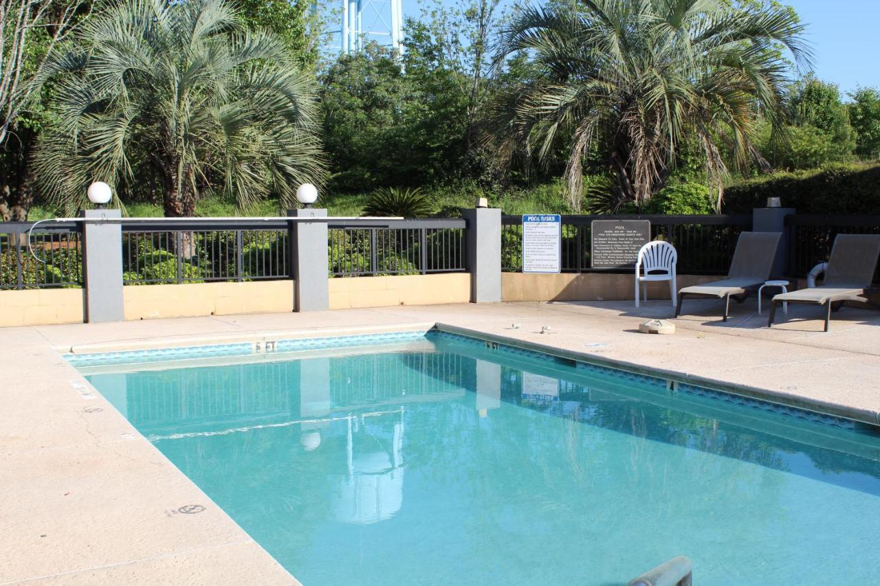 Hotel Clarion Pointe Forsyth I-75 Extérieur photo