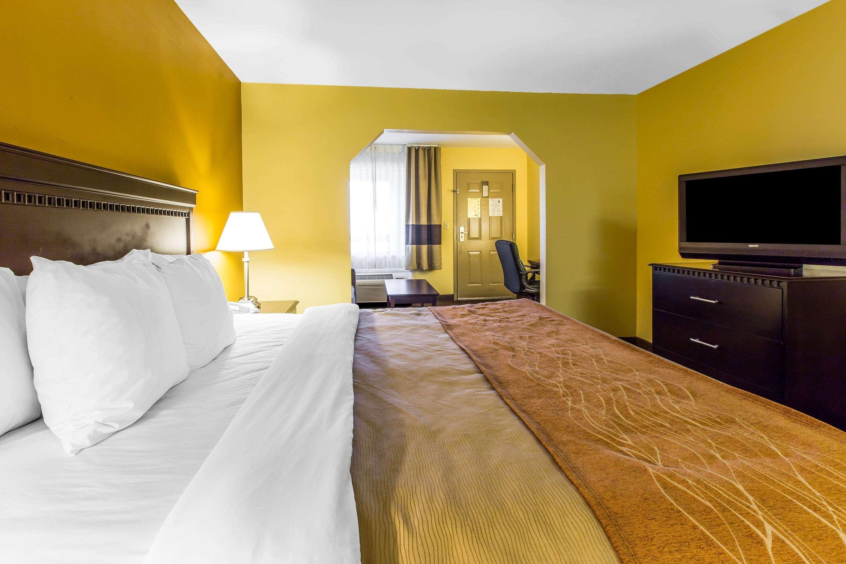 Hotel Clarion Pointe Forsyth I-75 Extérieur photo