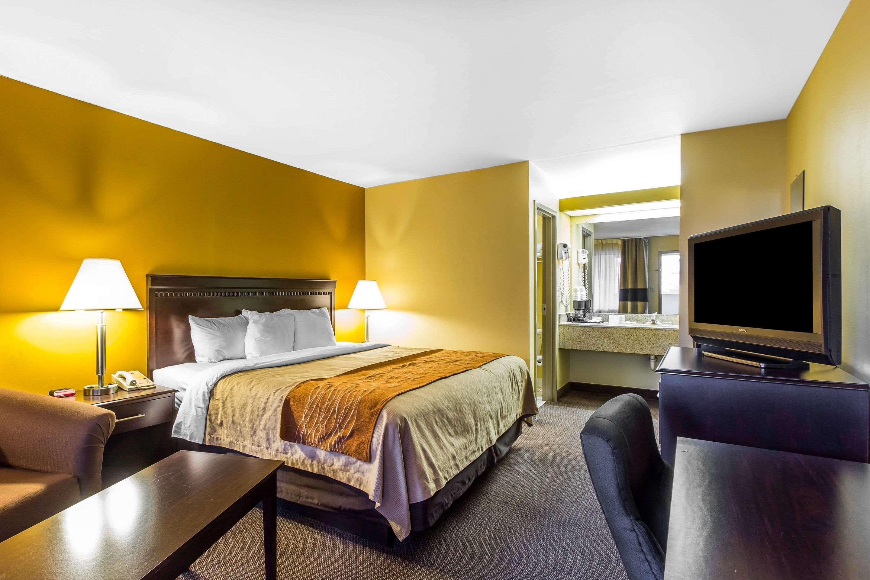 Hotel Clarion Pointe Forsyth I-75 Extérieur photo