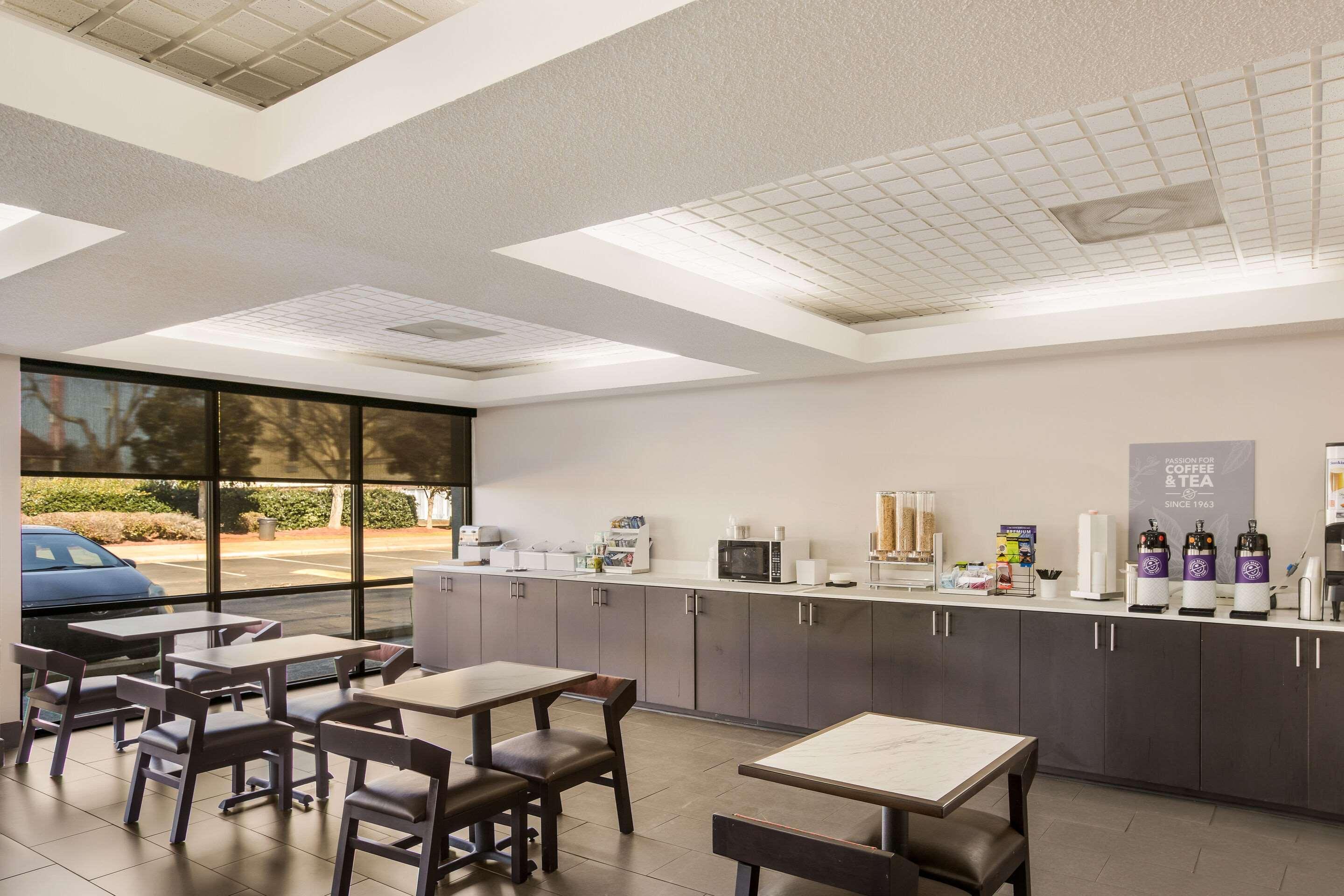 Hotel Clarion Pointe Forsyth I-75 Extérieur photo