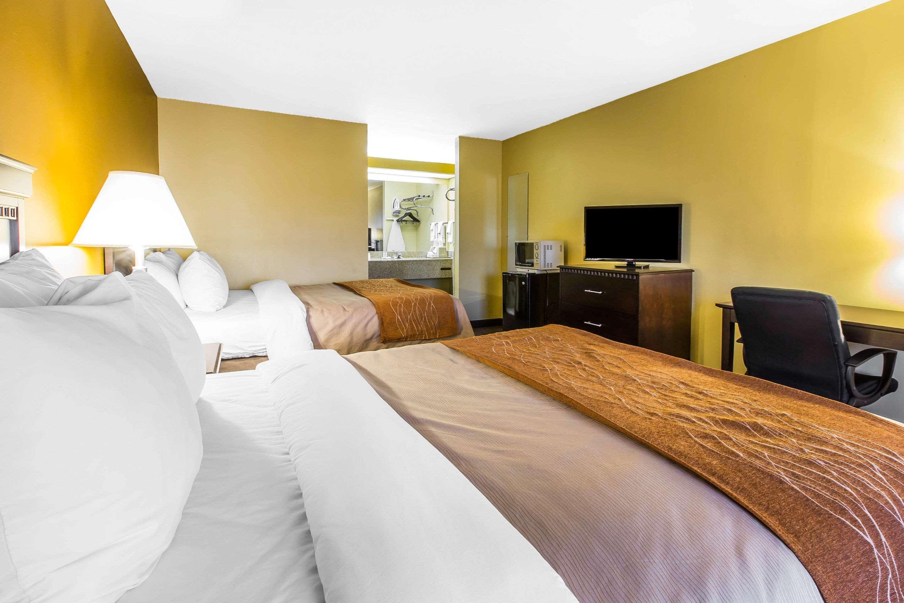Hotel Clarion Pointe Forsyth I-75 Extérieur photo