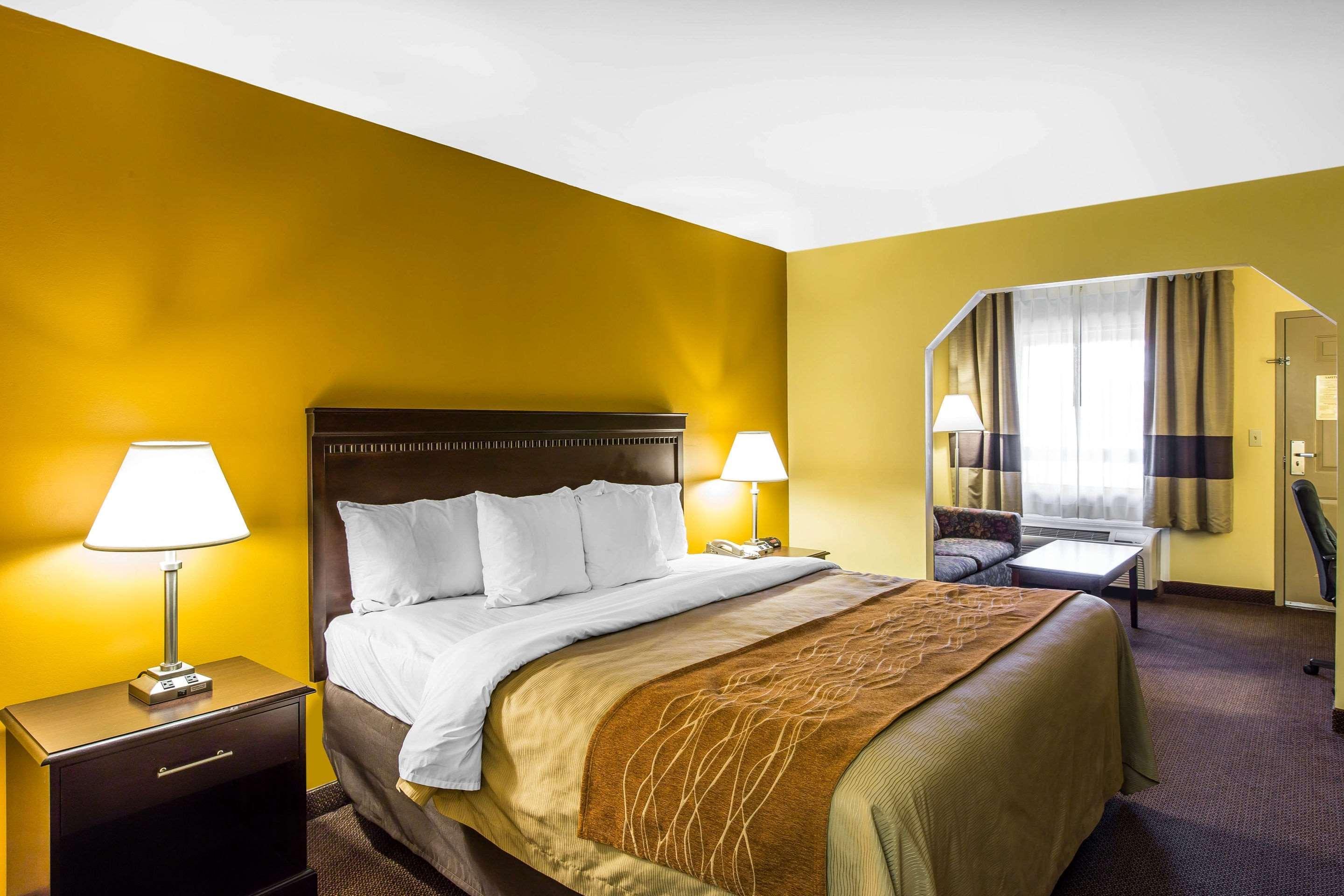 Hotel Clarion Pointe Forsyth I-75 Extérieur photo